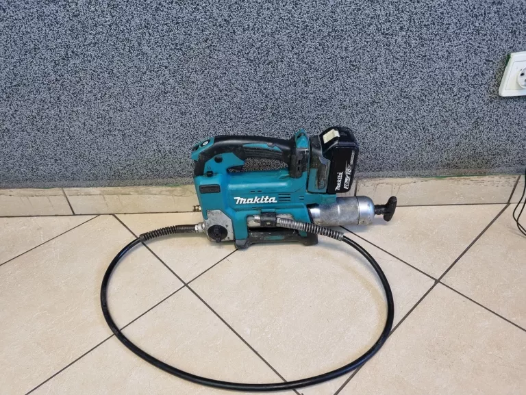 SMAROWNICA AKUMULATOROWA MAKITA DGP180Z