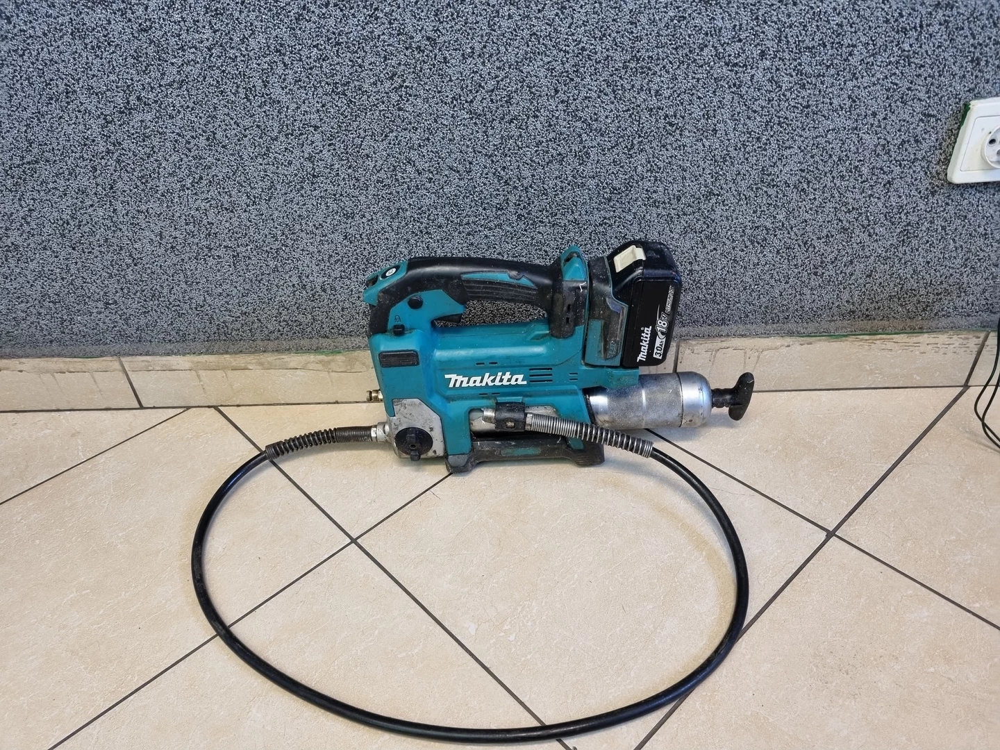 smarownica-akumulatorowa-makita-dgp180z-spoldzielcza-13-sj-starachowice