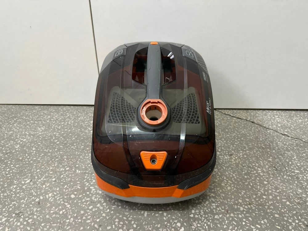 odkurzacz-pioracy-thomas-aqua-pet-family-1700-w-opis-kolor-dominujacy-pomaranczowy