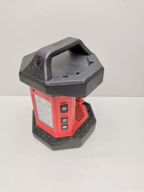 lampa-budowlana-halogen-led-milwaukee-m18-al-0-akumulator-30-ah-product-id-568f2c78-6d7d-4ea0-816d-0b354b26fc05