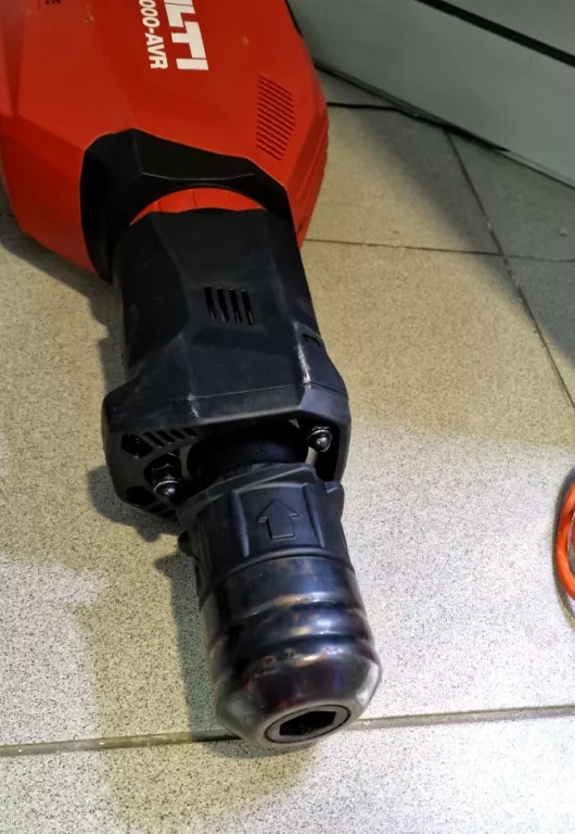 MŁOT WYBURZENIOWY HILTI TE 1000-AVR