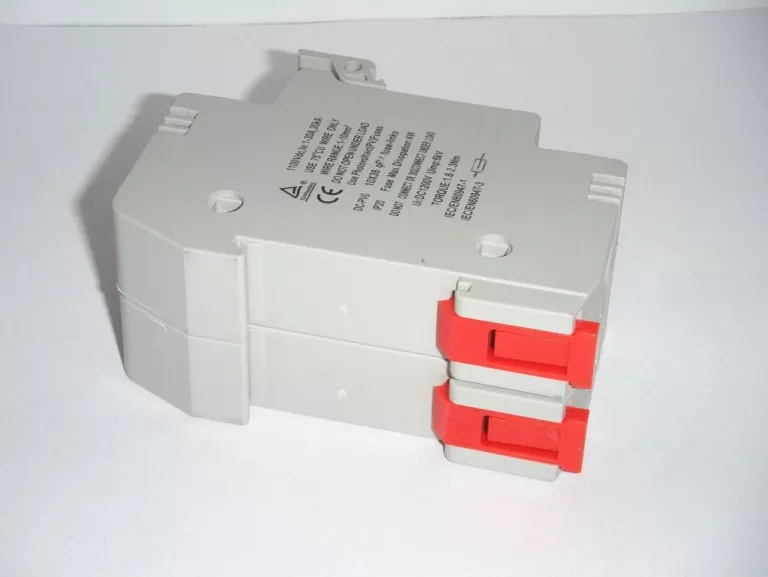 OGRANICZNIK PRZEPIĘĆ QOLTEC 1000 V IP20 20 A 52583 10X38