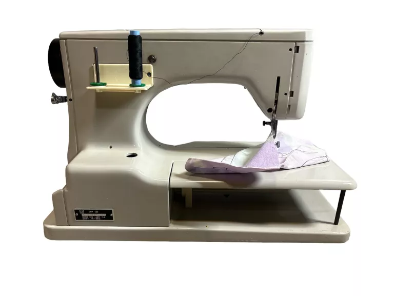 maszyna-do-szycia-lada-typ-137-komplet-w-walizce-kod-producenta-137