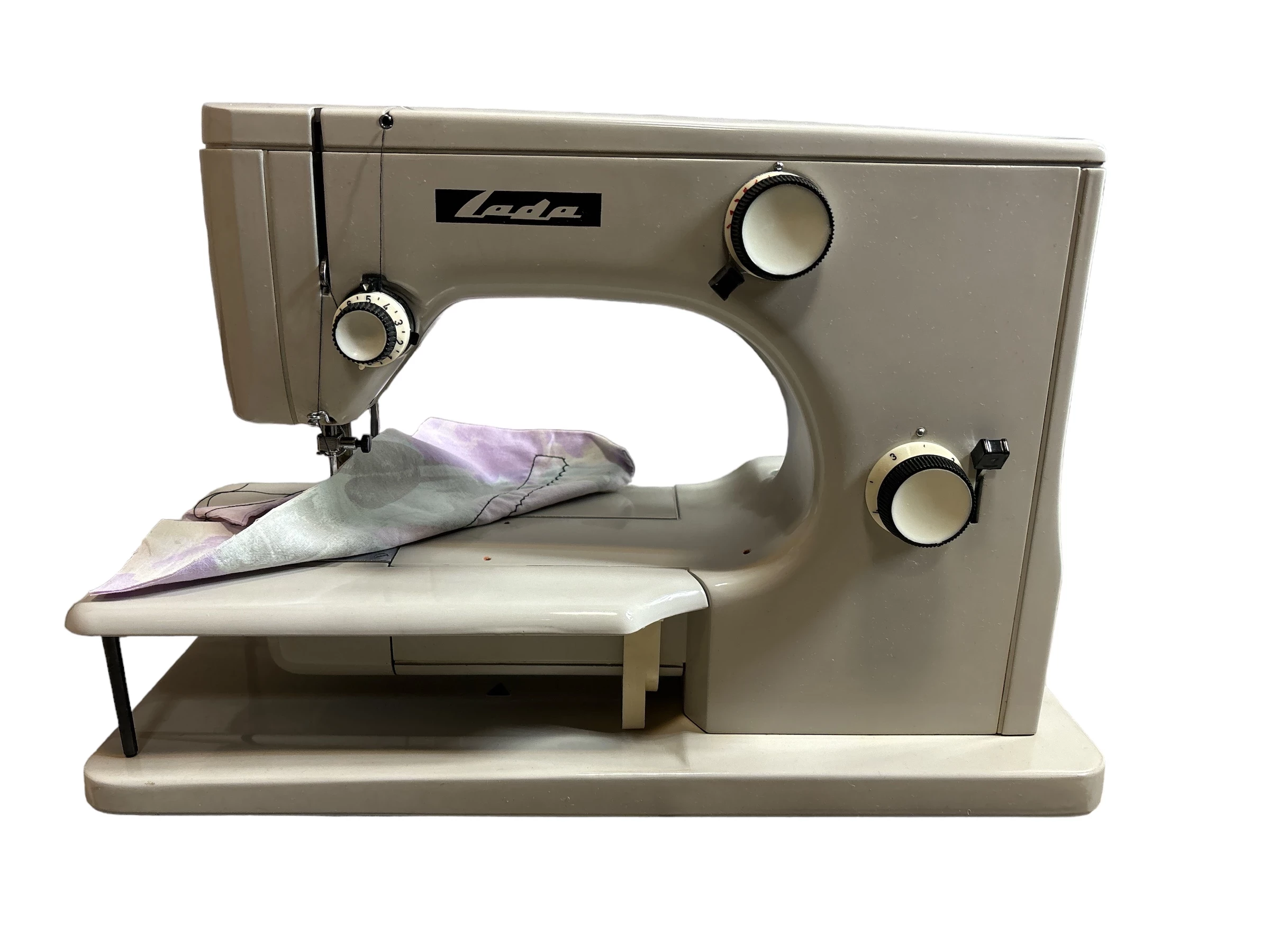 maszyna-do-szycia-lada-typ-137-komplet-w-walizce-dekerta-20-sosnowiec