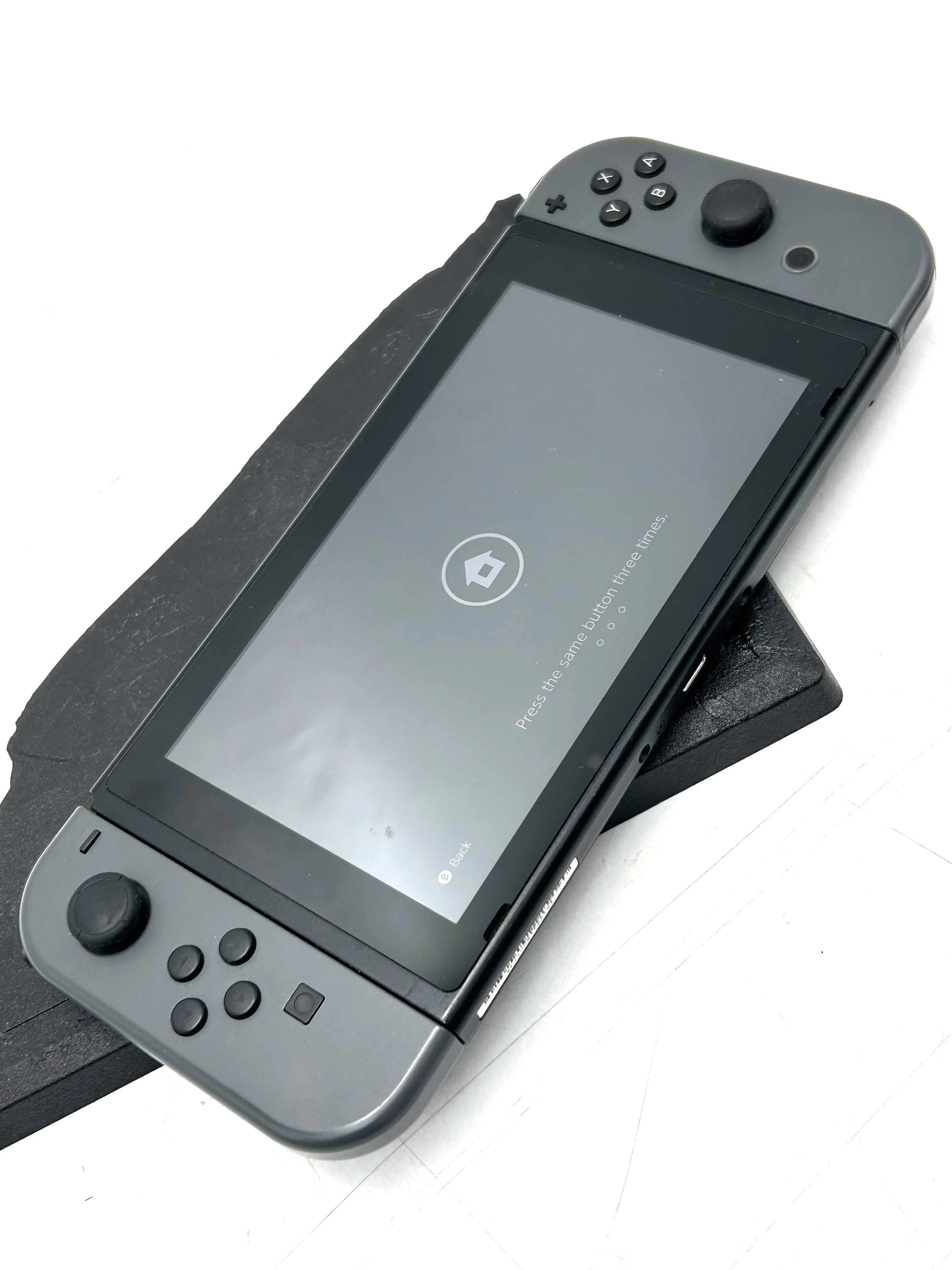 konsola-nintendo-switch-hac-001-brak-jpolskiego-liczba-kontrolerow-w-zestawie-2