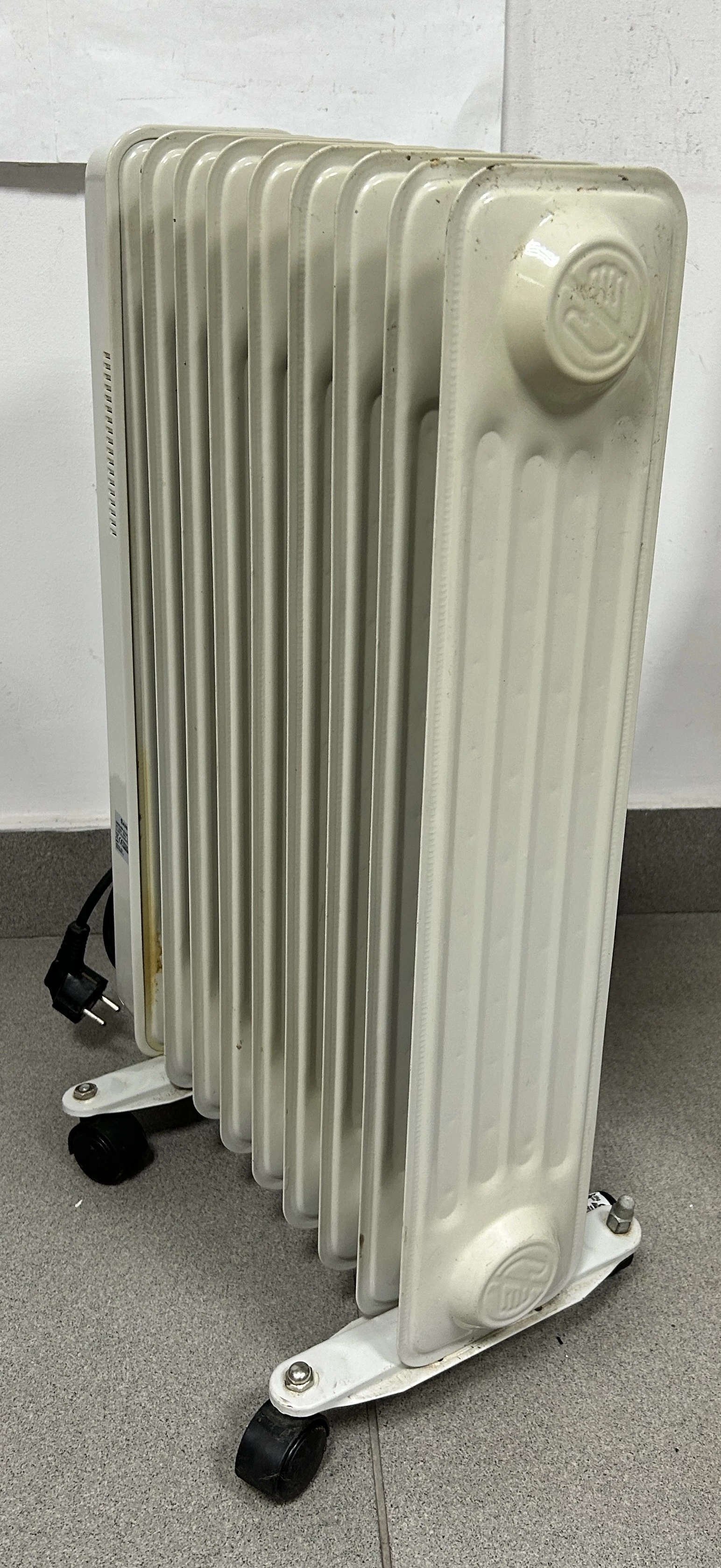 grzejnik-olejowy-sanico-kolor-dominujacy-bialy