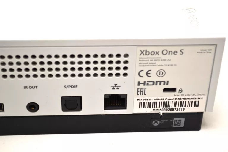 KONSOLA XBOX ONE S 500GB + PAD, OKABLOWANIE, PUDEŁKO - USZKODZONA