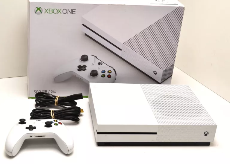 KONSOLA XBOX ONE S 500GB + PAD, OKABLOWANIE, PUDEŁKO - USZKODZONA