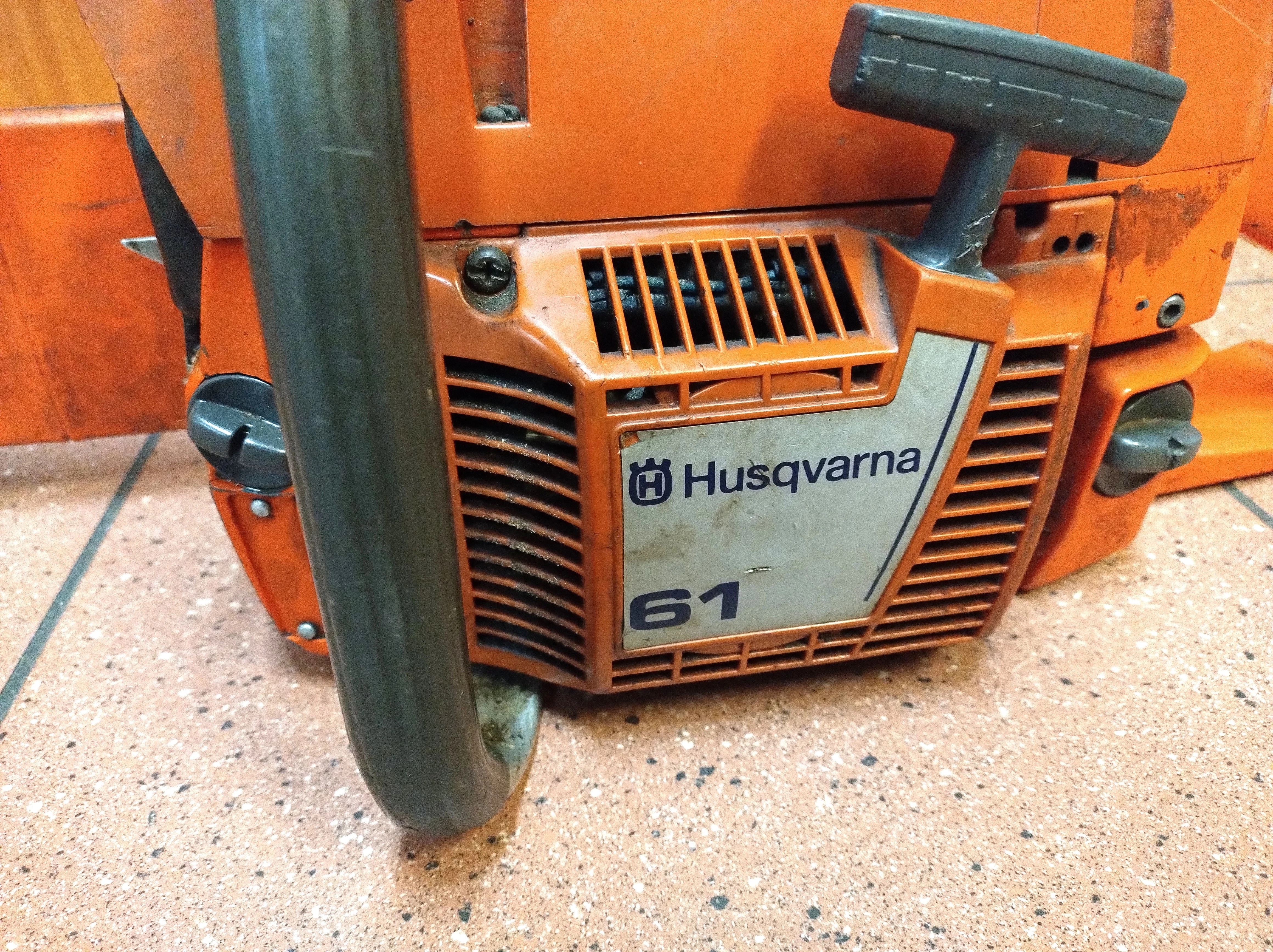 pila-spalinowa-husqvarna-61-stan-uzywany