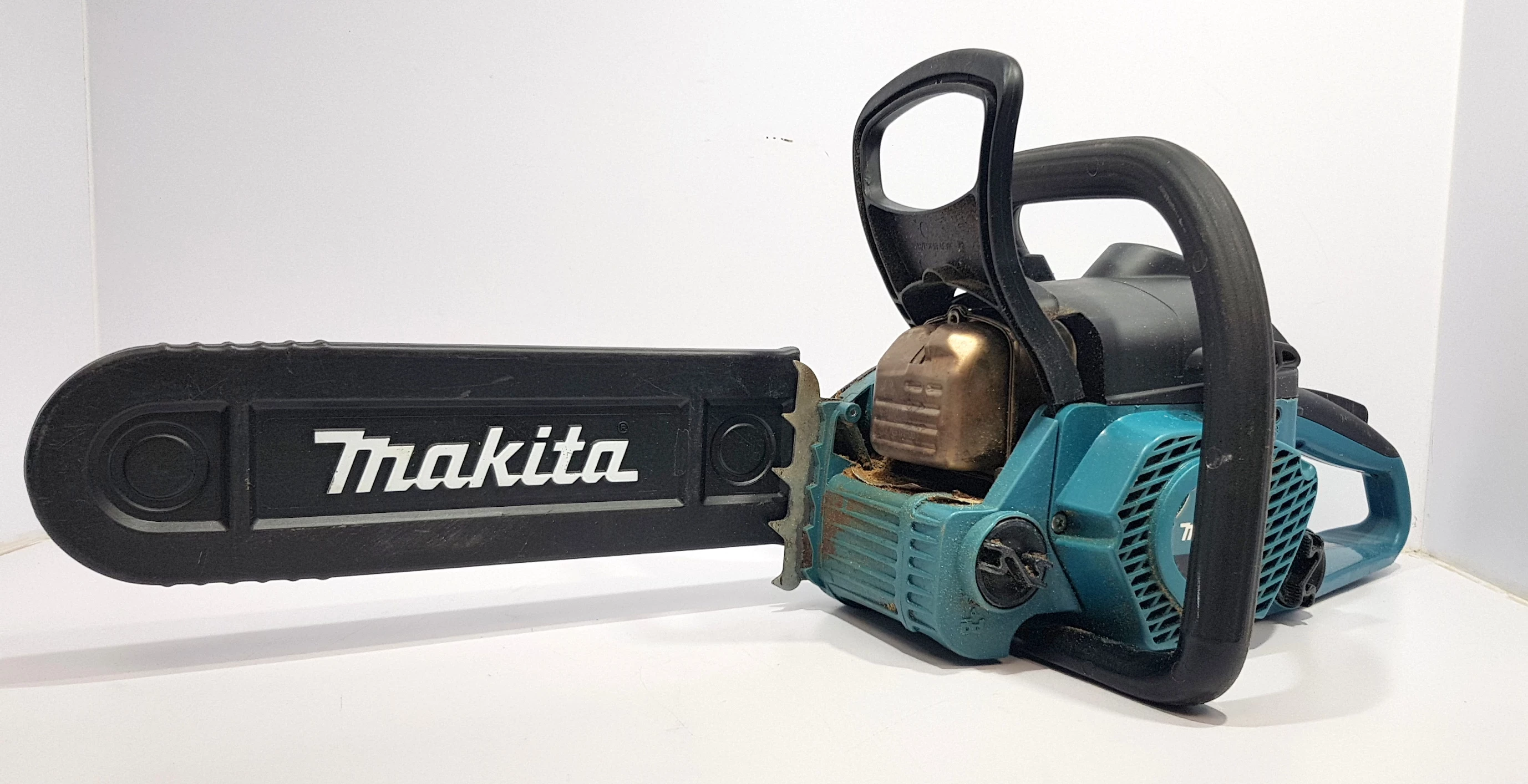 spalinowa-pilarka-makita-35-cm-ea3200s-armii-krajowej-921-chelm