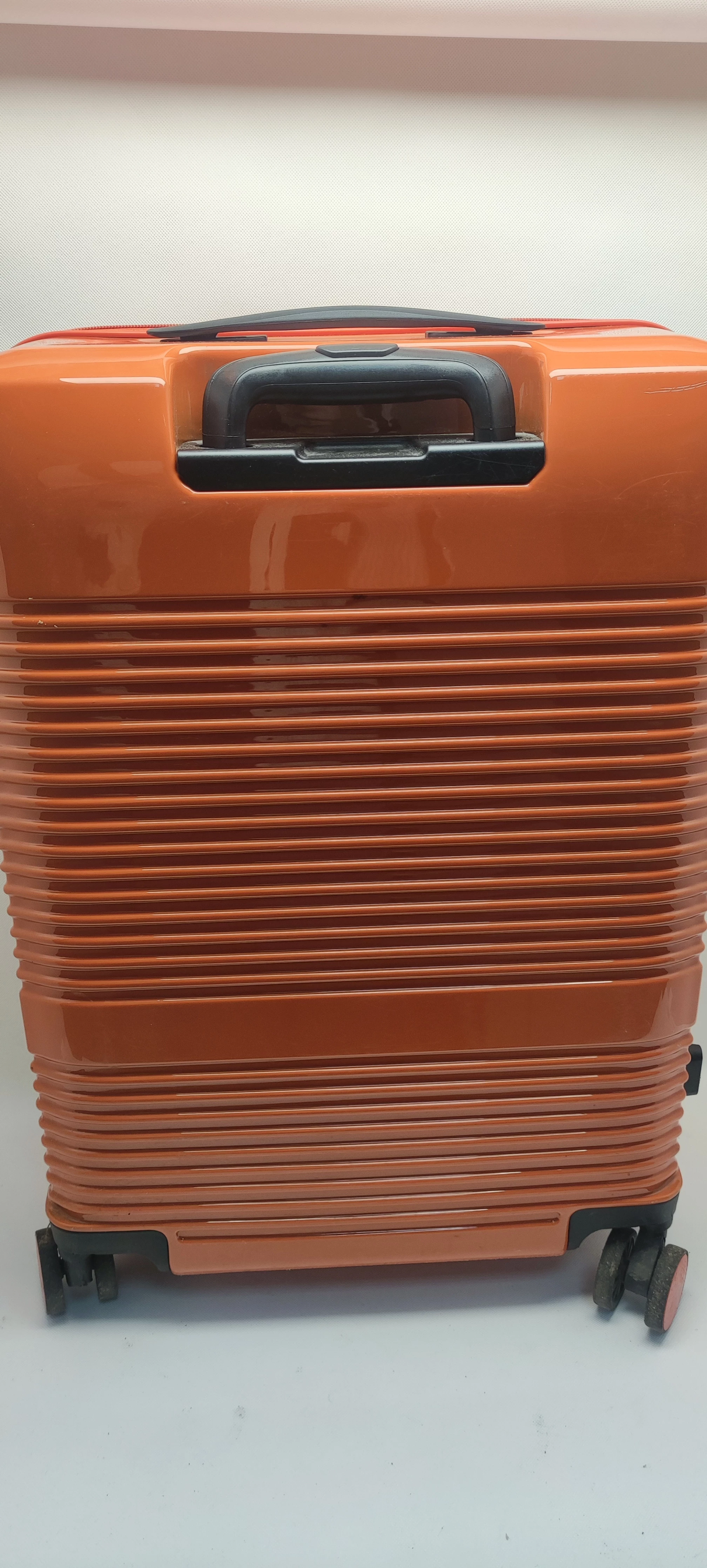 walizka-wittchen-pomaranczowa-stan-uzywany