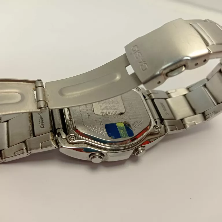 zegarek-casio-edifice-efa-120-funkcje-datownik