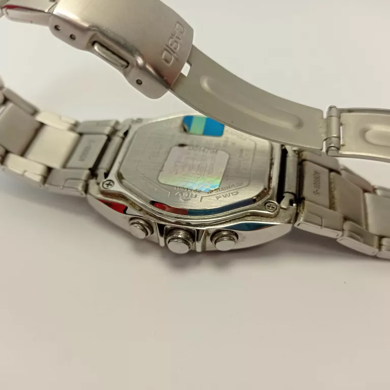 zegarek-casio-edifice-efa-120-ksztalt-koperty-prostokatna