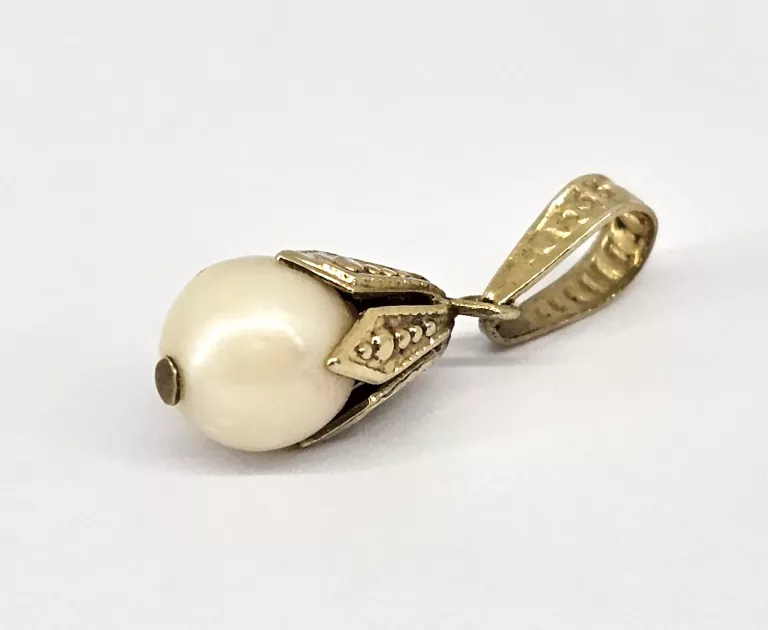 ELEGANCKA ZŁOTA ZAWIESZKA Z PERŁĄ 0.65G 333P