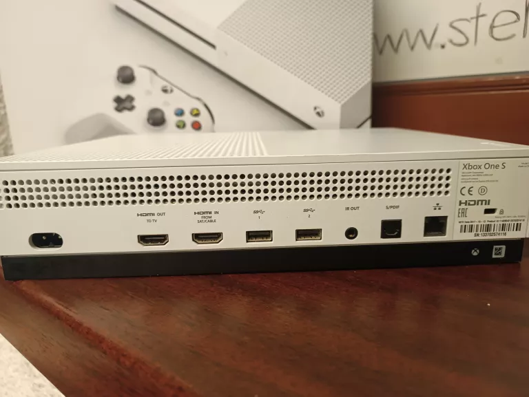 KONSOLA XBOX ONE S 500 GB