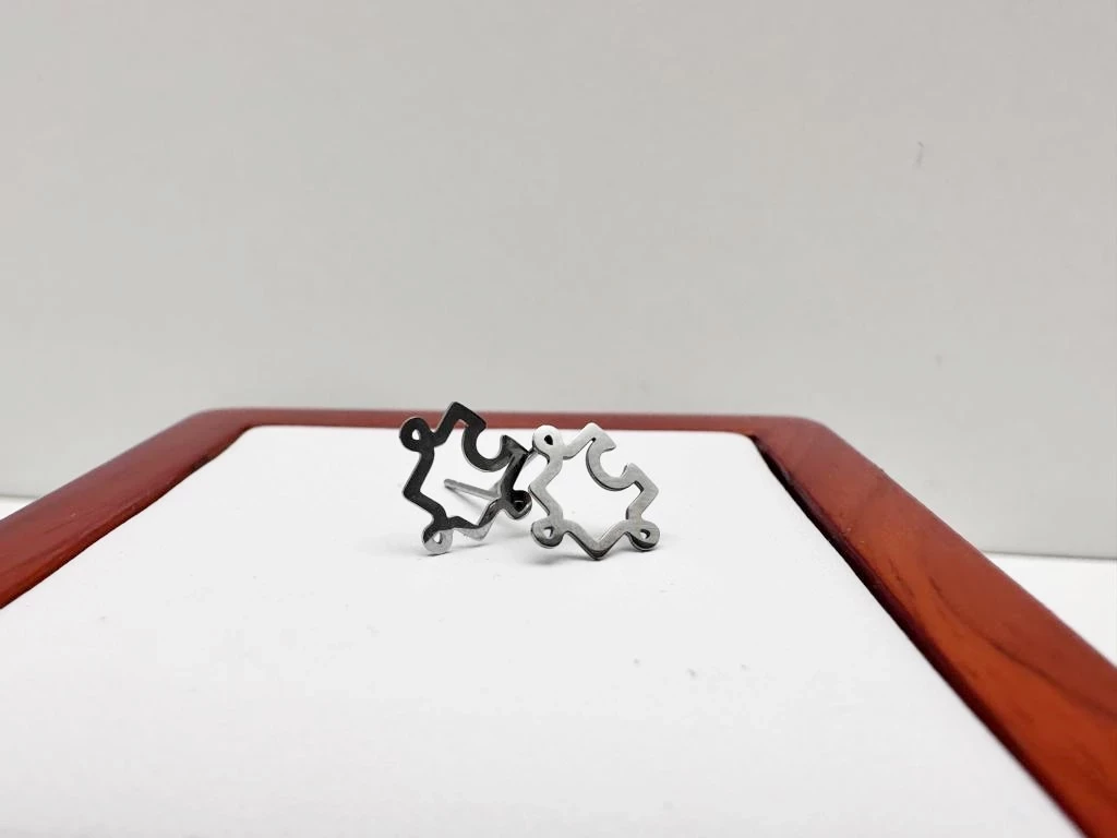 kolczyki-sztyfty-puzzle-21251-psie-budy-56-wroclaw