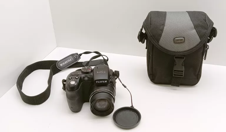 APARAT FUJIFILM S1000FD ETUII