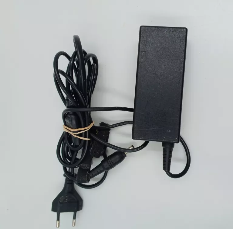 URZĄDZENIE ROZRUCHOWE/POWERBANK YATO YT-83082