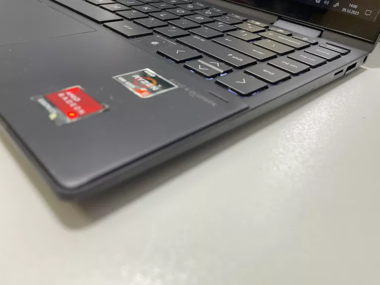 LAPTOP HP ENVY X360 13 * RYZEN 5 8 GB 512 GB SSD