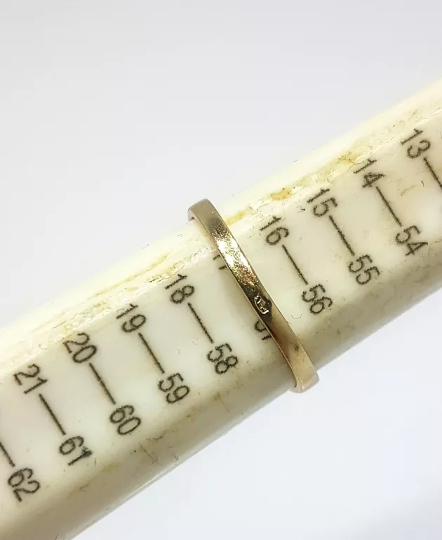 ZŁOTY PIERŚCIONEK Z CYRKONIAMI 585 2,52G R. 15