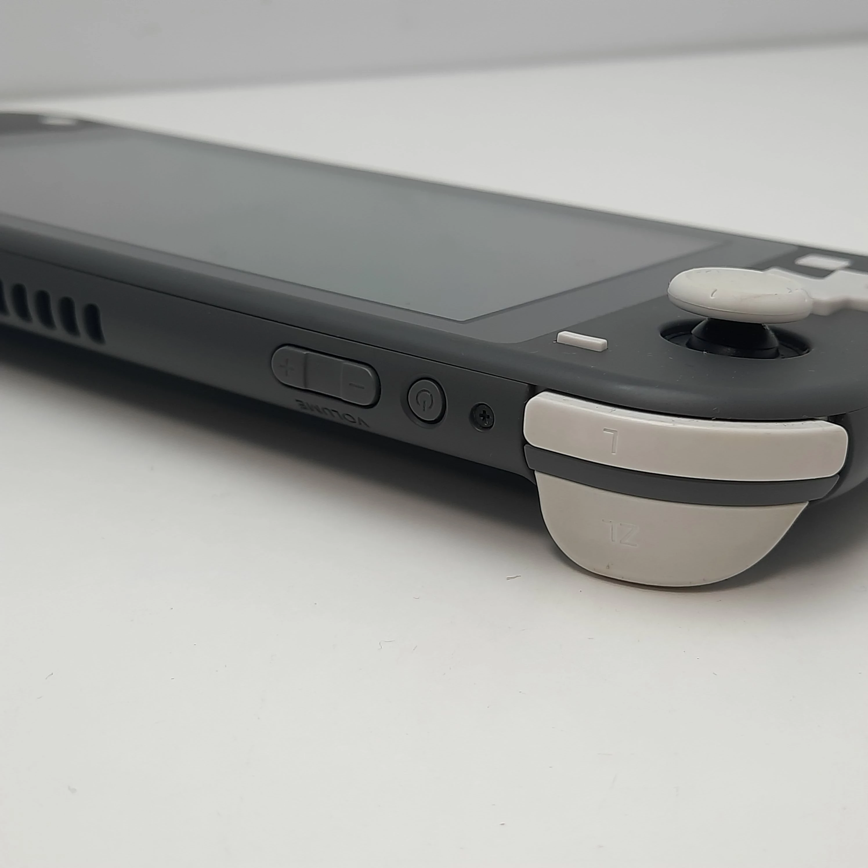 konsola-nintendo-switch-lite-szara-liczba-kontrolerow-w-zestawie-brak