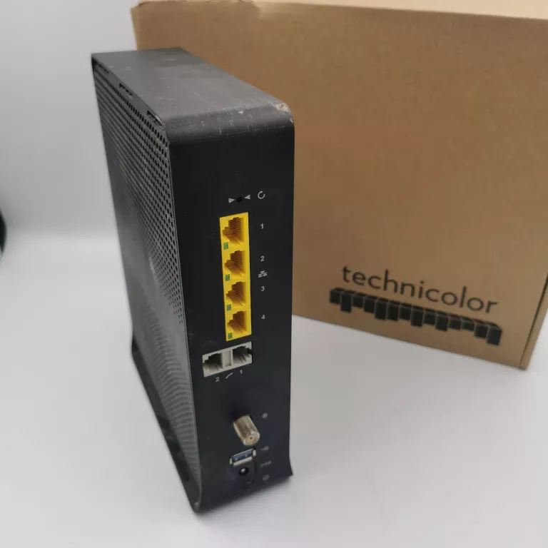 ROUTER TECHNICOLOR CGA4236TCH1