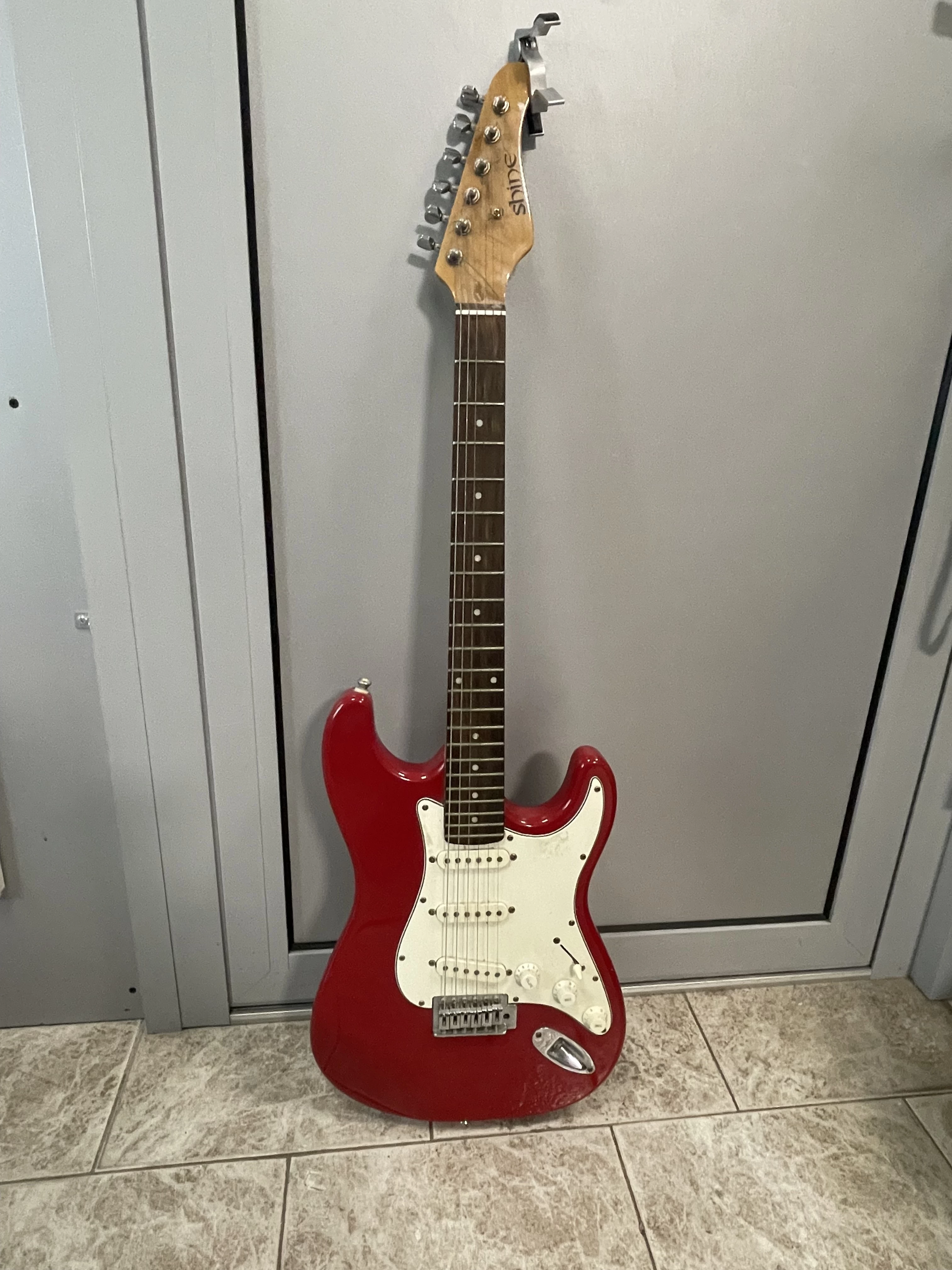 gitara-elektryczna-shine-kod-producenta-sses55whb