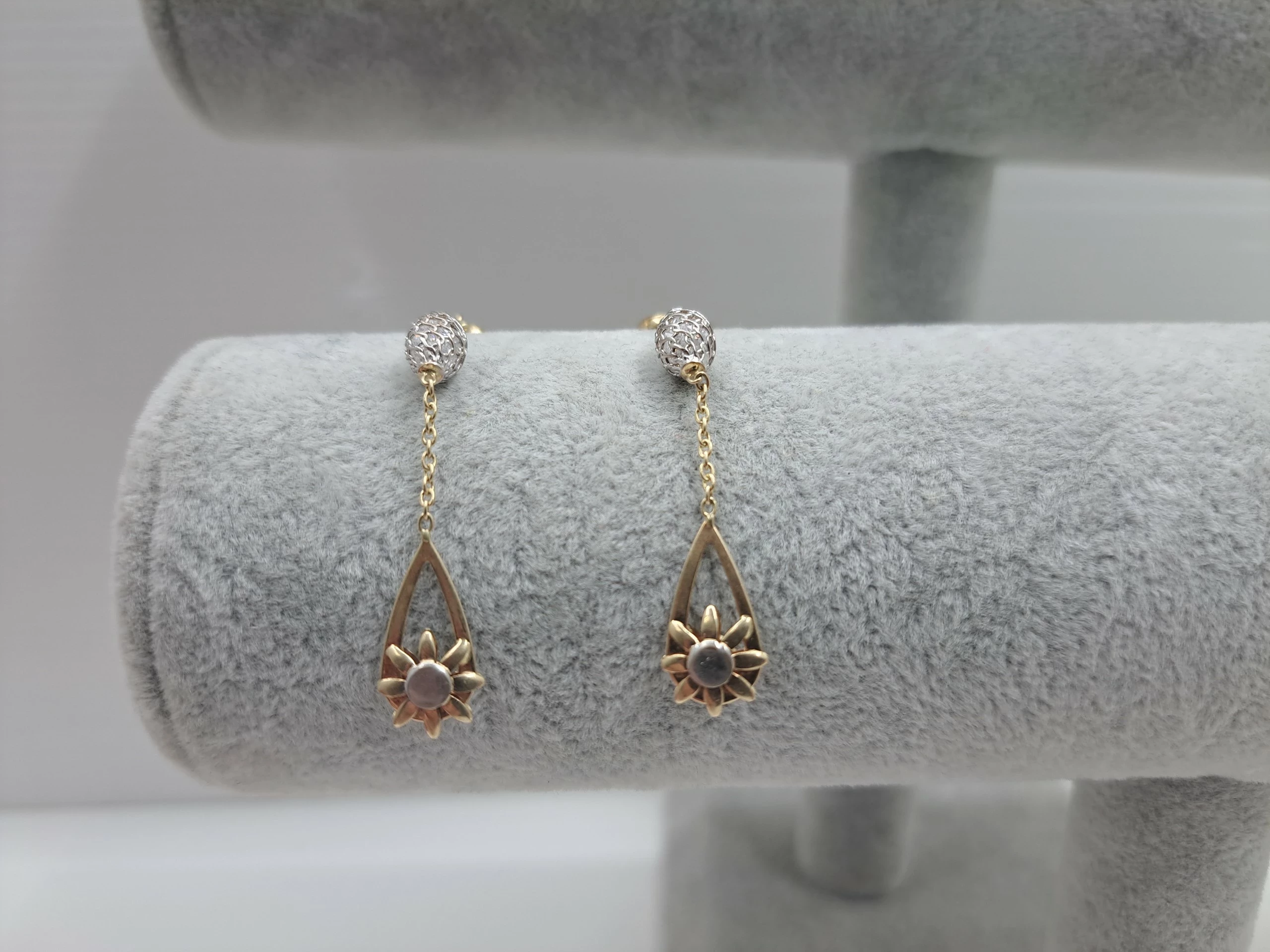 uzywane-wiszace-zlote-kolczyki-p585-518g-stan-11323-2