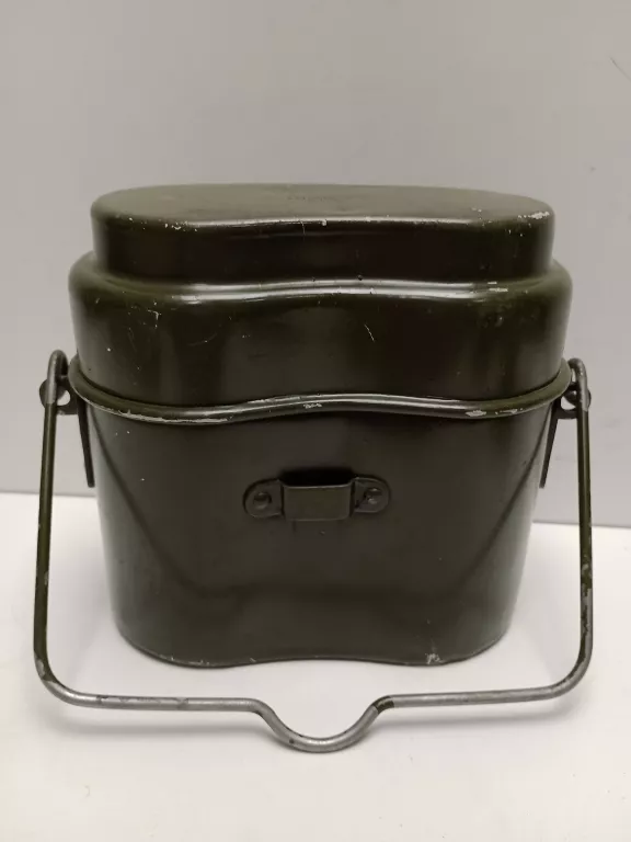 ZABYTKOWA MENAŻKA WOJSKOWA ALUMINOWA ZIELONA 1955R.