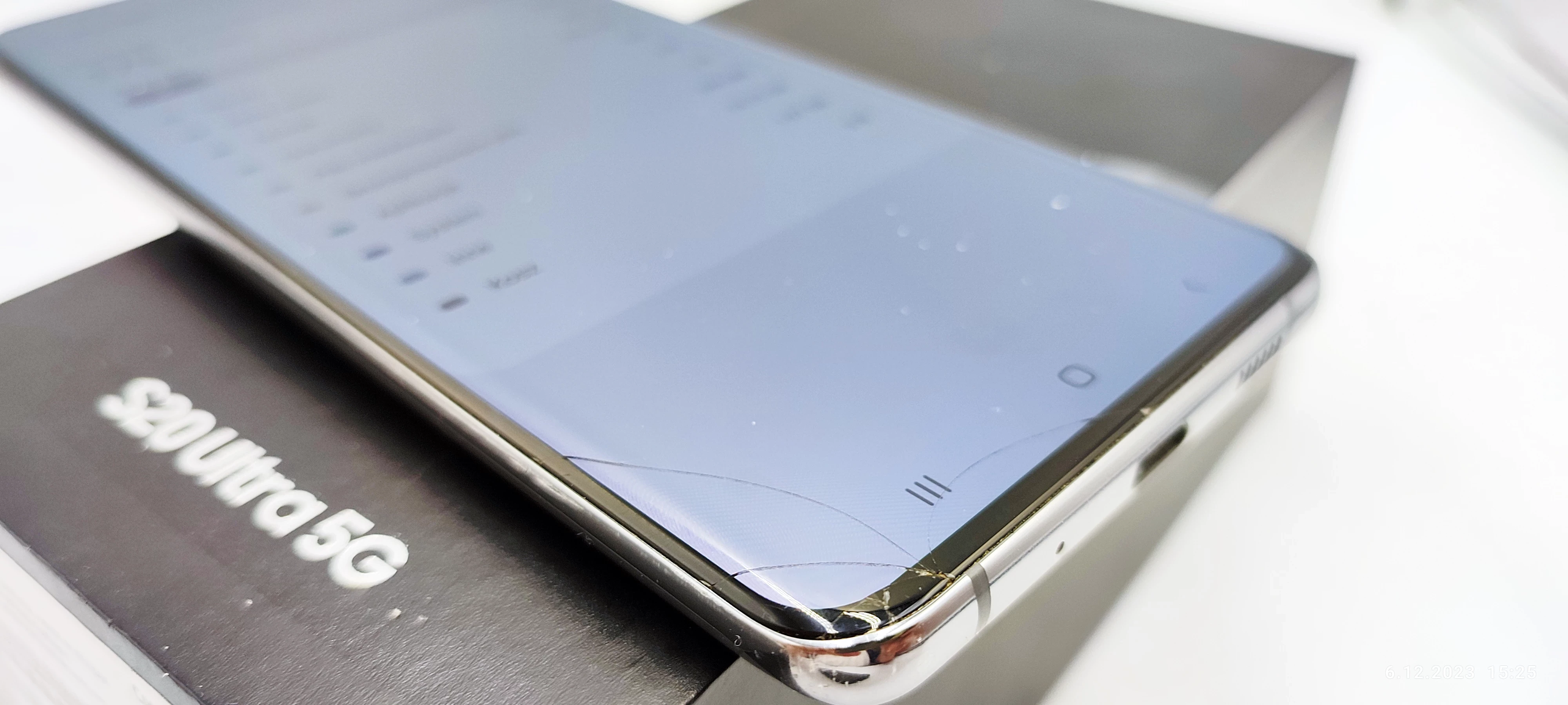 telefon-samsung-s20-ultra-pud-kolor-szary