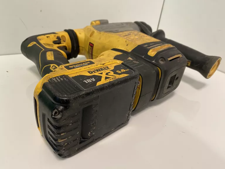 MŁOTOWIERTARKA DEWALT DCH283P2 WALIZKA
