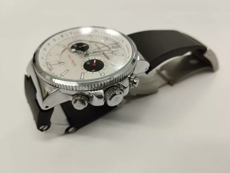 zegarek-ulysse-nardin-maxi-marine-mechanizm-kwarcowy