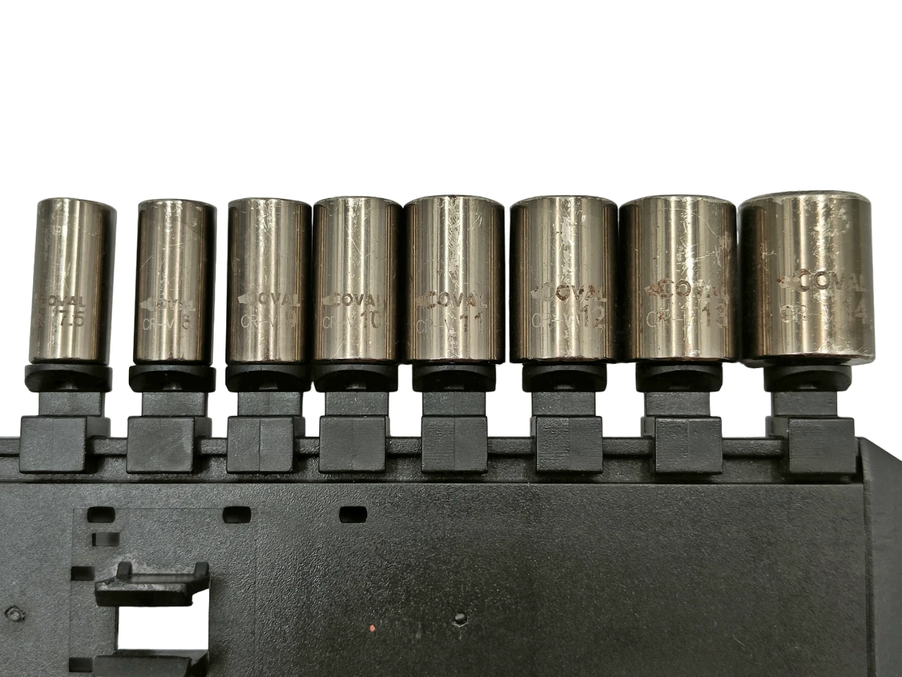 zestaw-kluczy-nasadowych-z-grzechotka-coval-14-16-elementow-roz-4-14-kod-producenta-12345