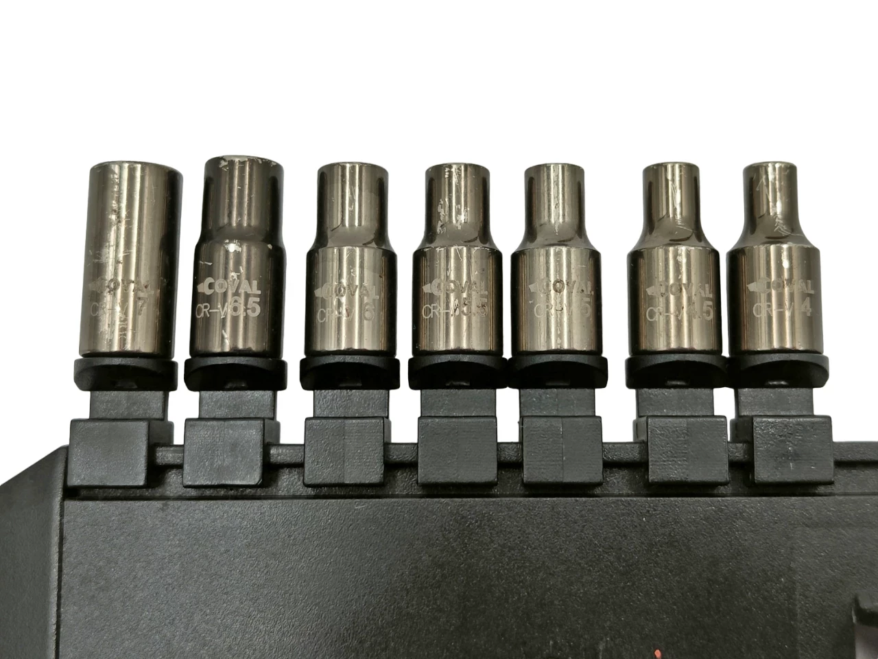 zestaw-kluczy-nasadowych-z-grzechotka-coval-14-16-elementow-roz-4-14-ean-gtin-5906100212549