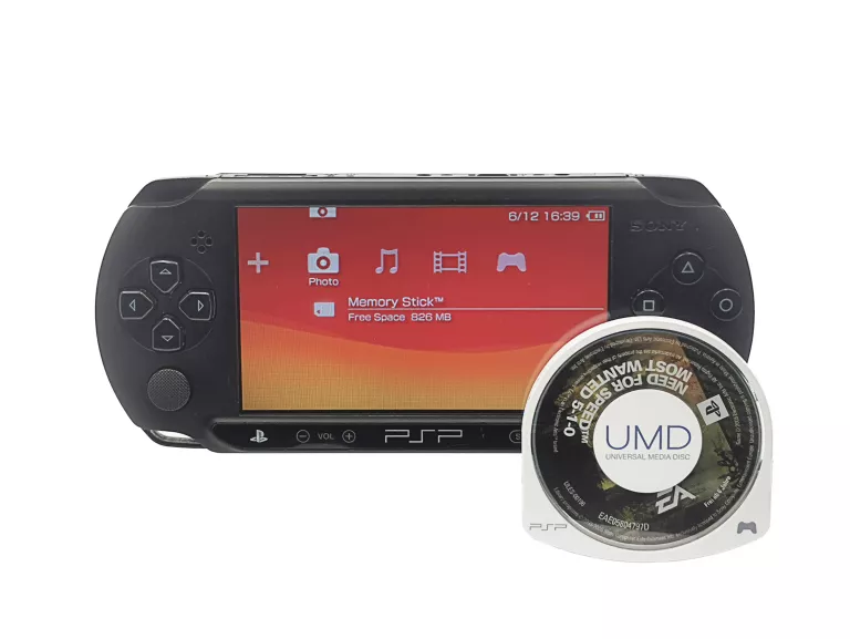 KONSOLA SONY PLAYSTATION PORTABLE PSP-E1004 + KARTA 1GB + GRA