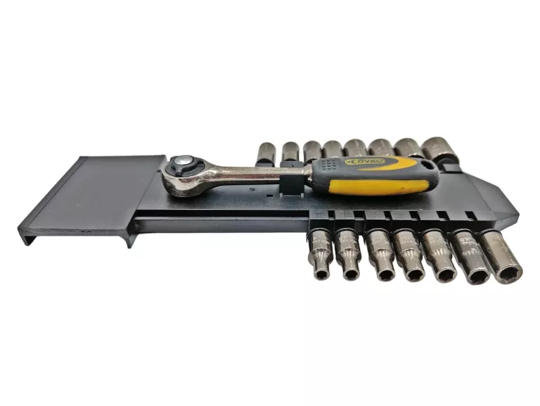 zestaw-kluczy-nasadowych-z-grzechotka-coval-14-16-elementow-roz-4-14-stan-uzywany