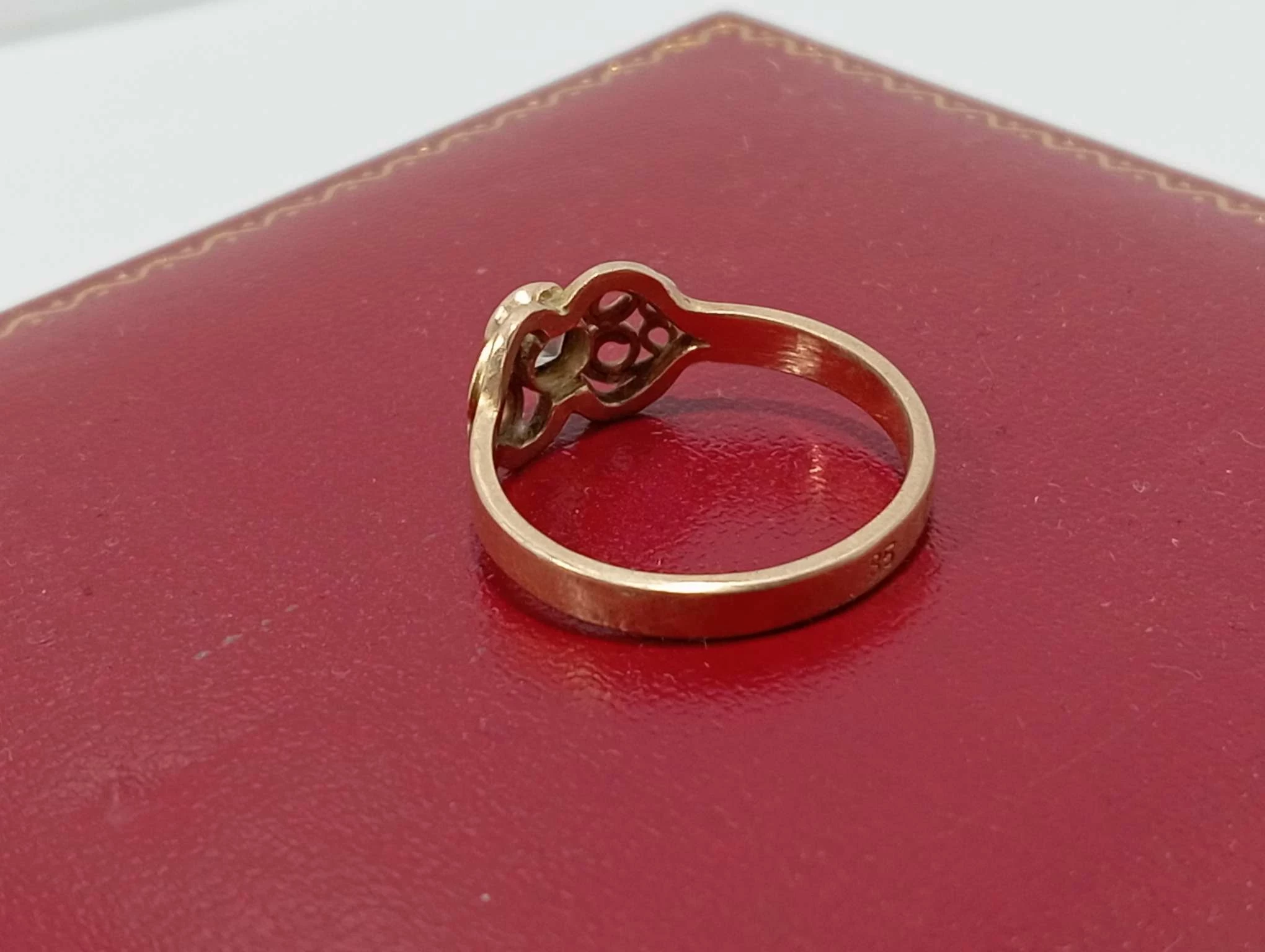 piekny-zloty-pierscionek-282g585-rodzaj-2205-2