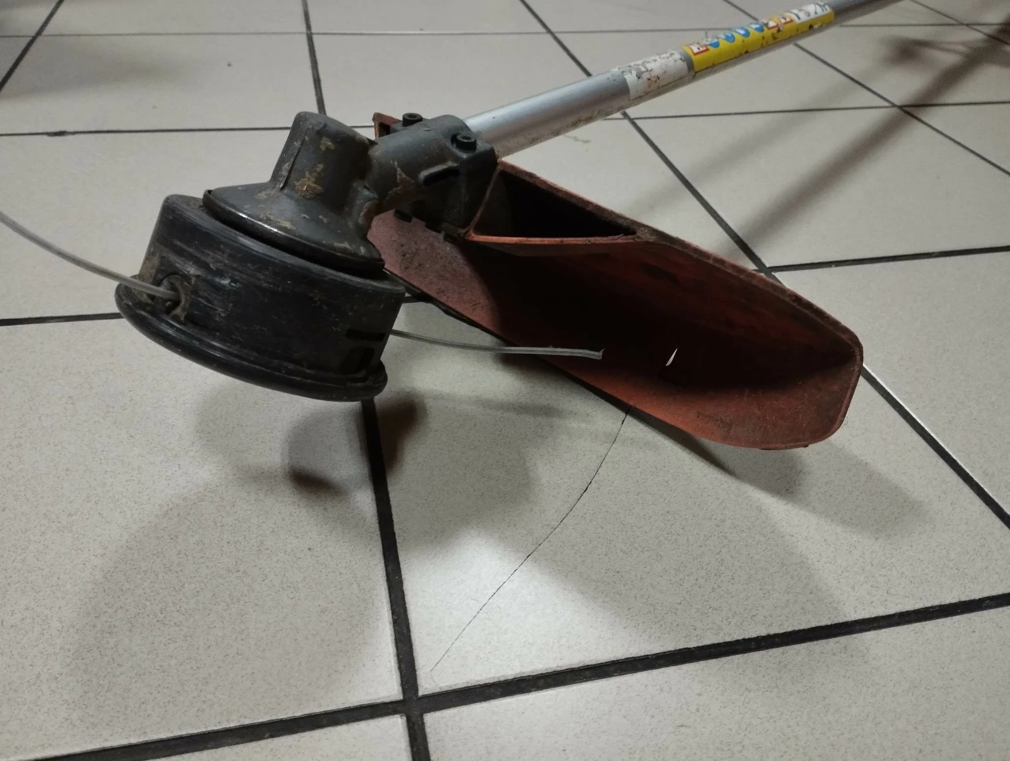 kosa-spalinowa-stihl-fs-200-zasilanie-spalinowe