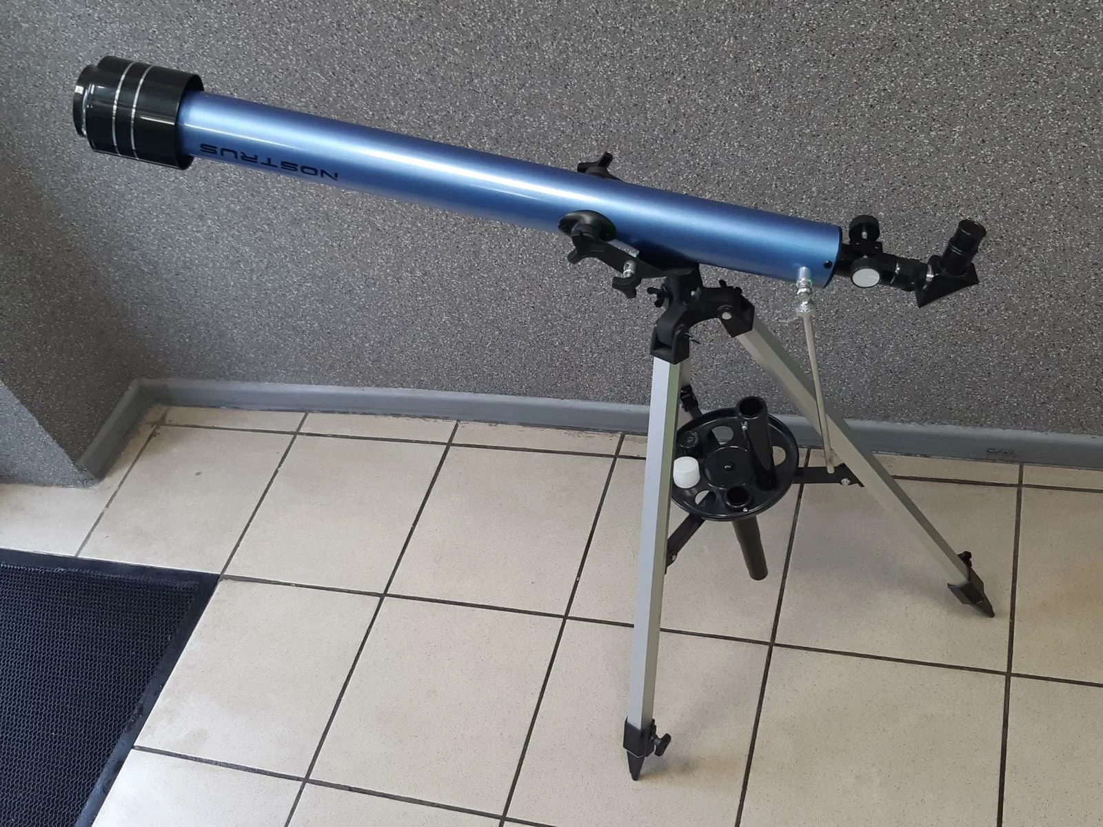 teleskop-nostrus-mod-f700-60-m-marka-celestron