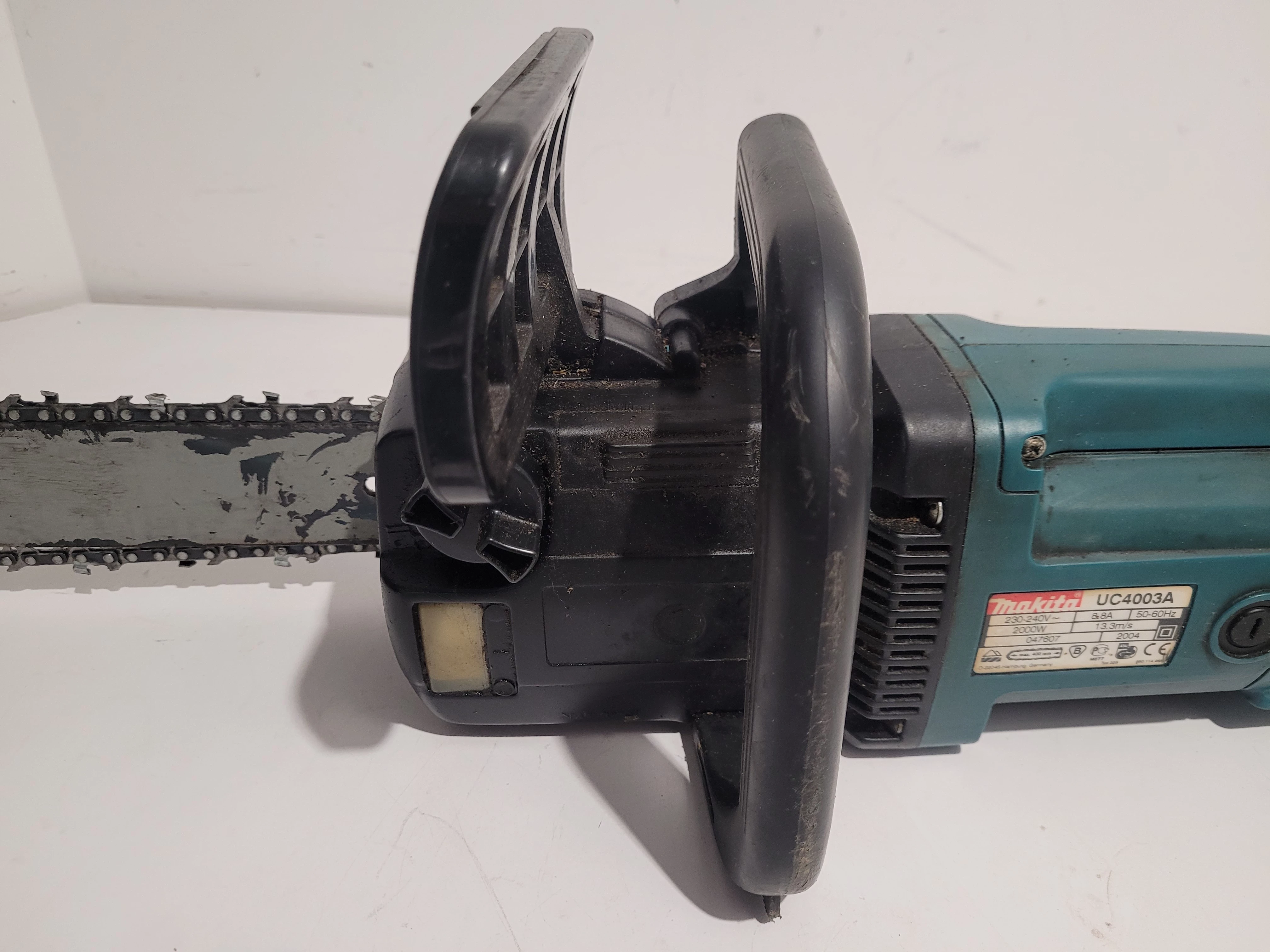 pila-elektryczna-lancuchowa-makita-model-uc4003a-marka-makita