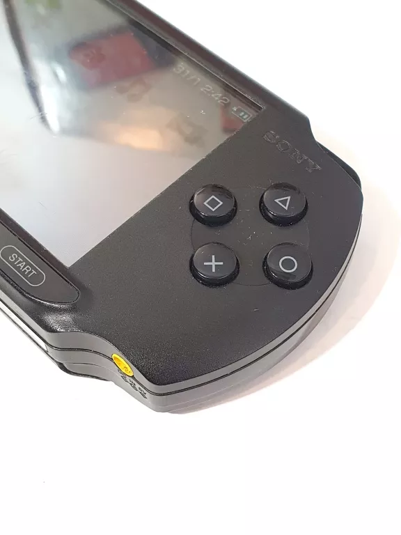 KONSOLA SONY PSP E1004 + GRY