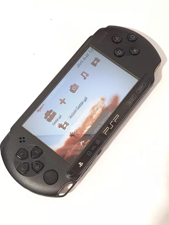 KONSOLA SONY PSP E1004 + GRY