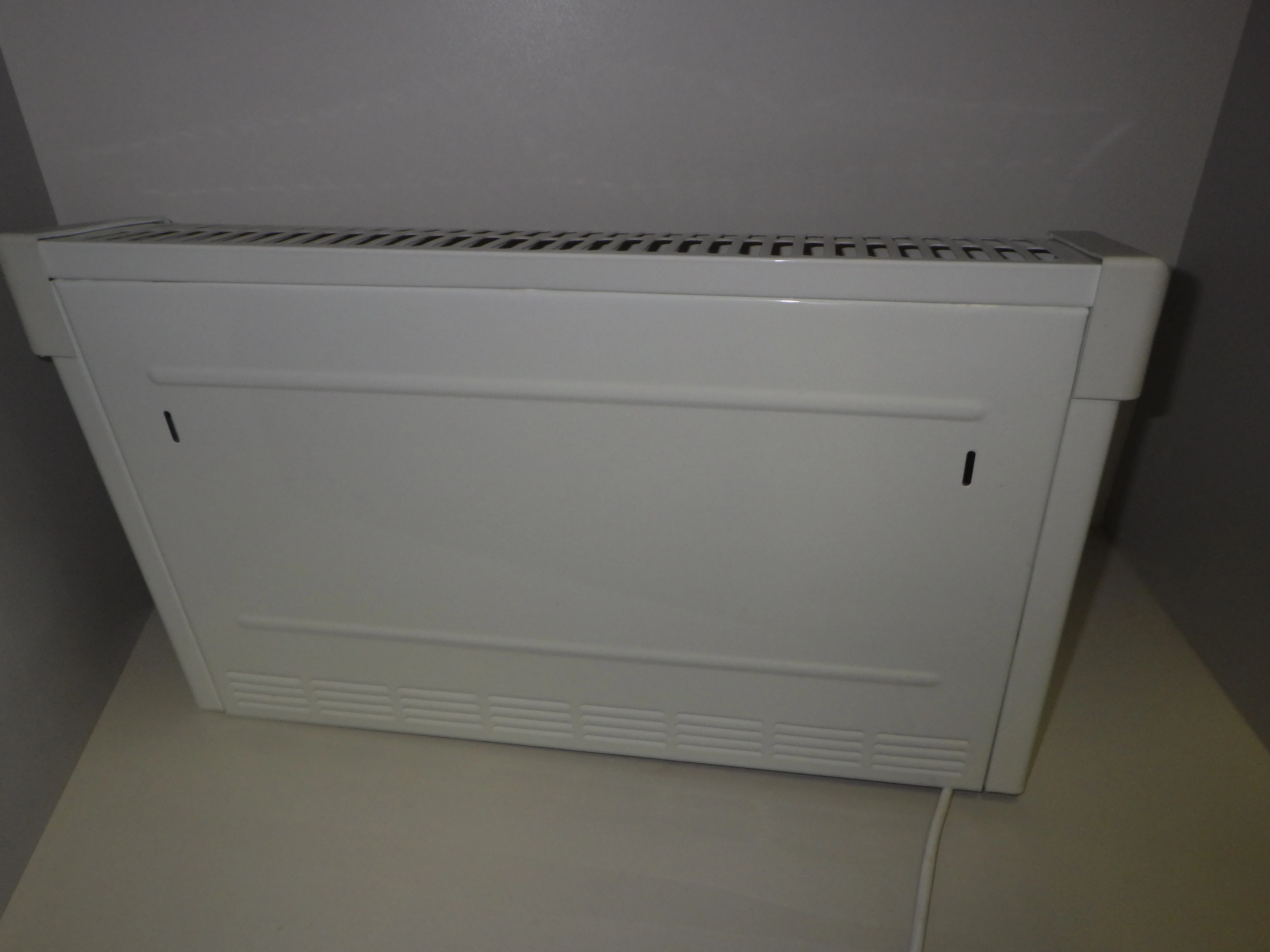 grzejnik-konwektorowy-ch-2010c-2000w-j-kolor-dominujacy-129357-2