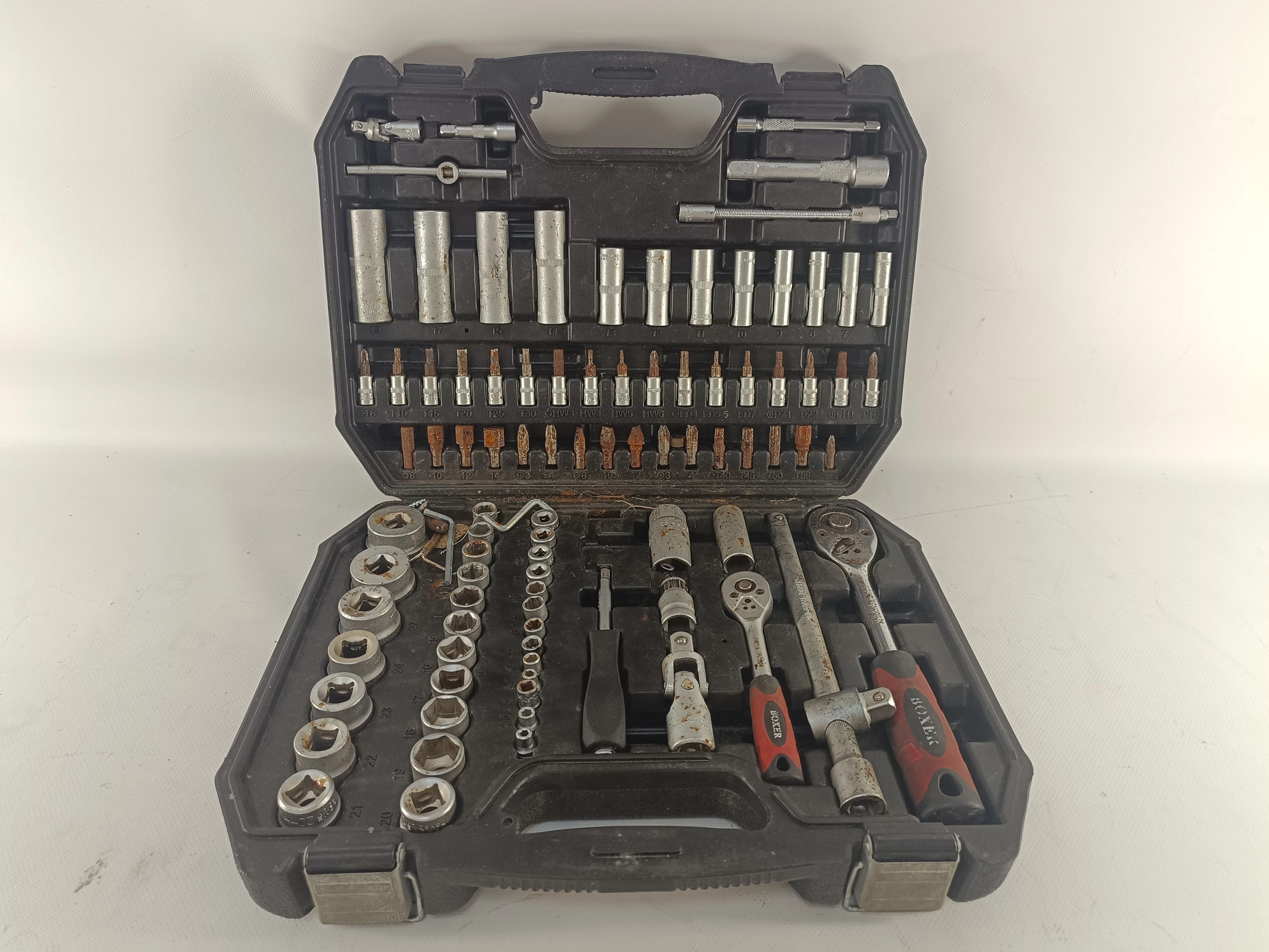 zestaw-kluczy-boxer-94-pcs-kosciuszki-6a-sieradz-jw-spj