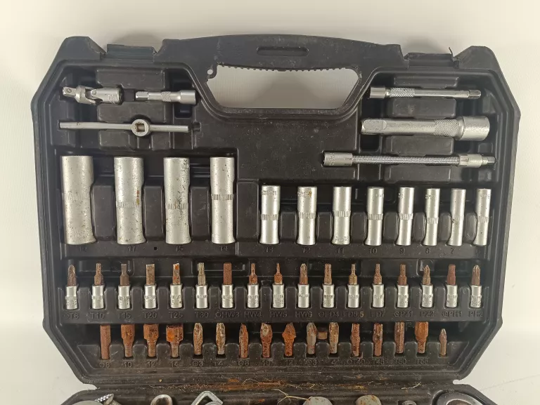 zestaw-kluczy-boxer-94-pcs-stan-uzywany