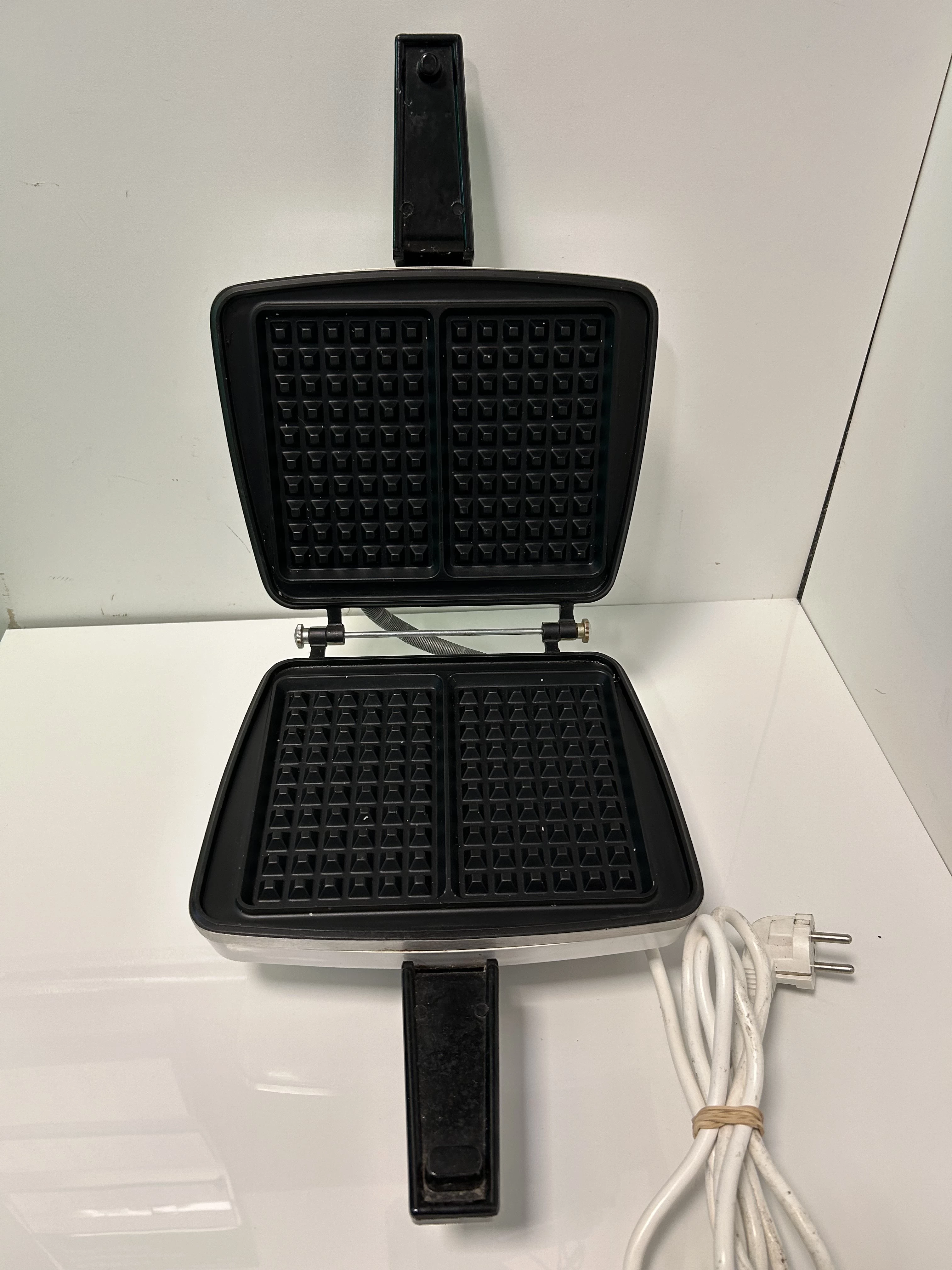 gofrownica-dezal-3014-1300w-stan-uzywany