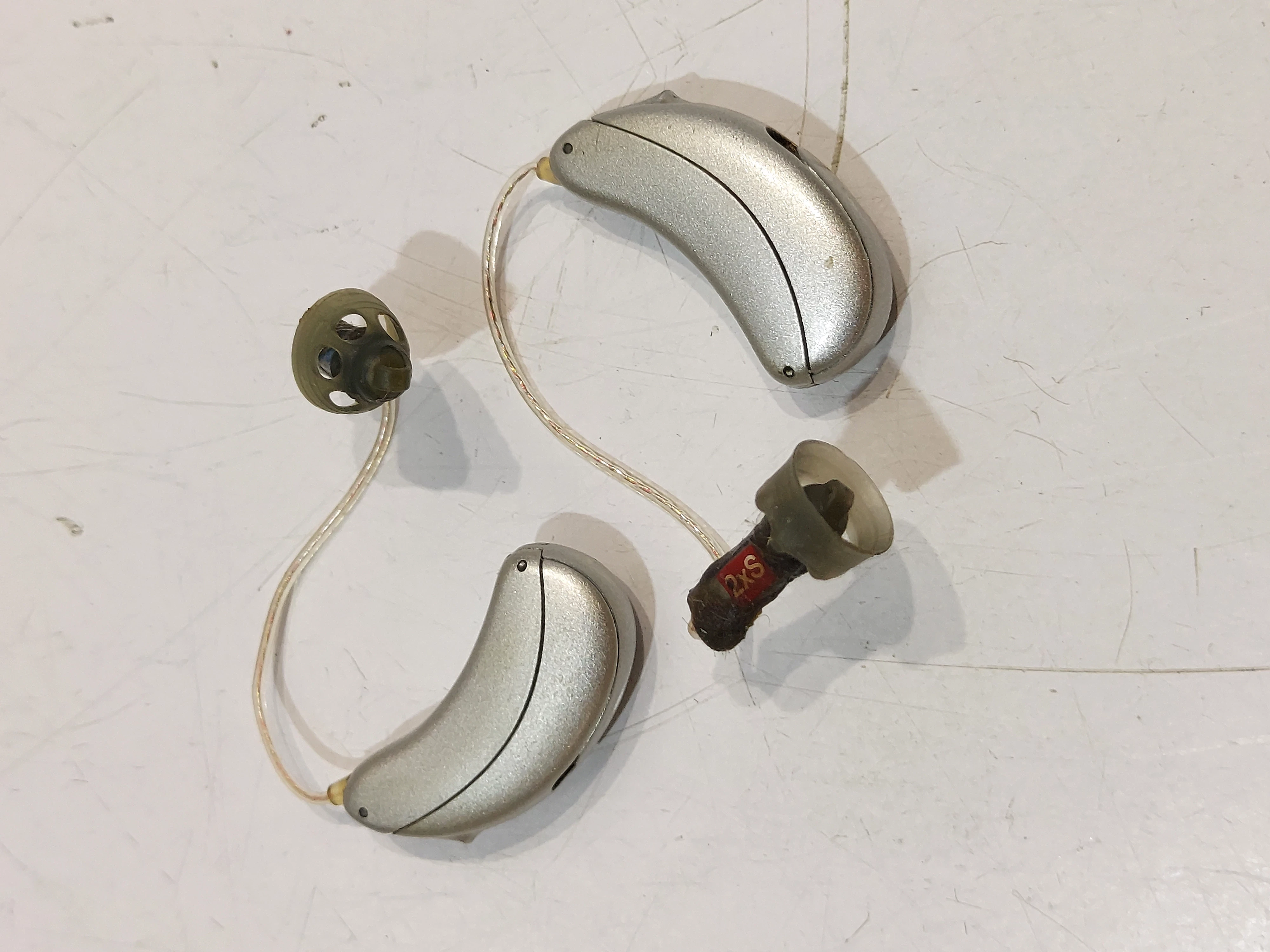 aparat-sluchowy-unitron-t-moxi-fit-600-stan-uzywany