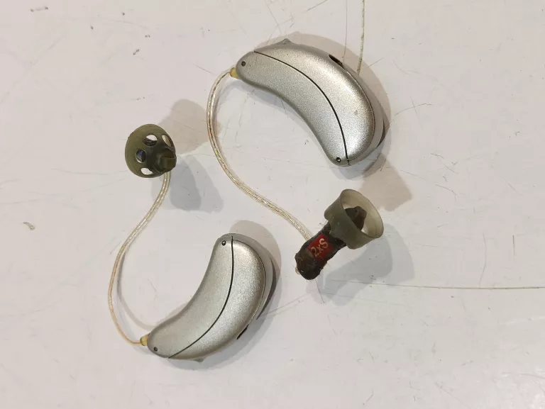 aparat-sluchowy-unitron-t-moxi-fit-600-stan-uzywany