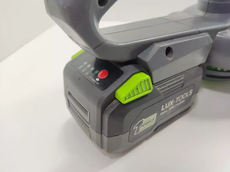 DMUCHAWA DO LIŚCI LUX TOOLS A-LB-20/210+ AKU 4AH