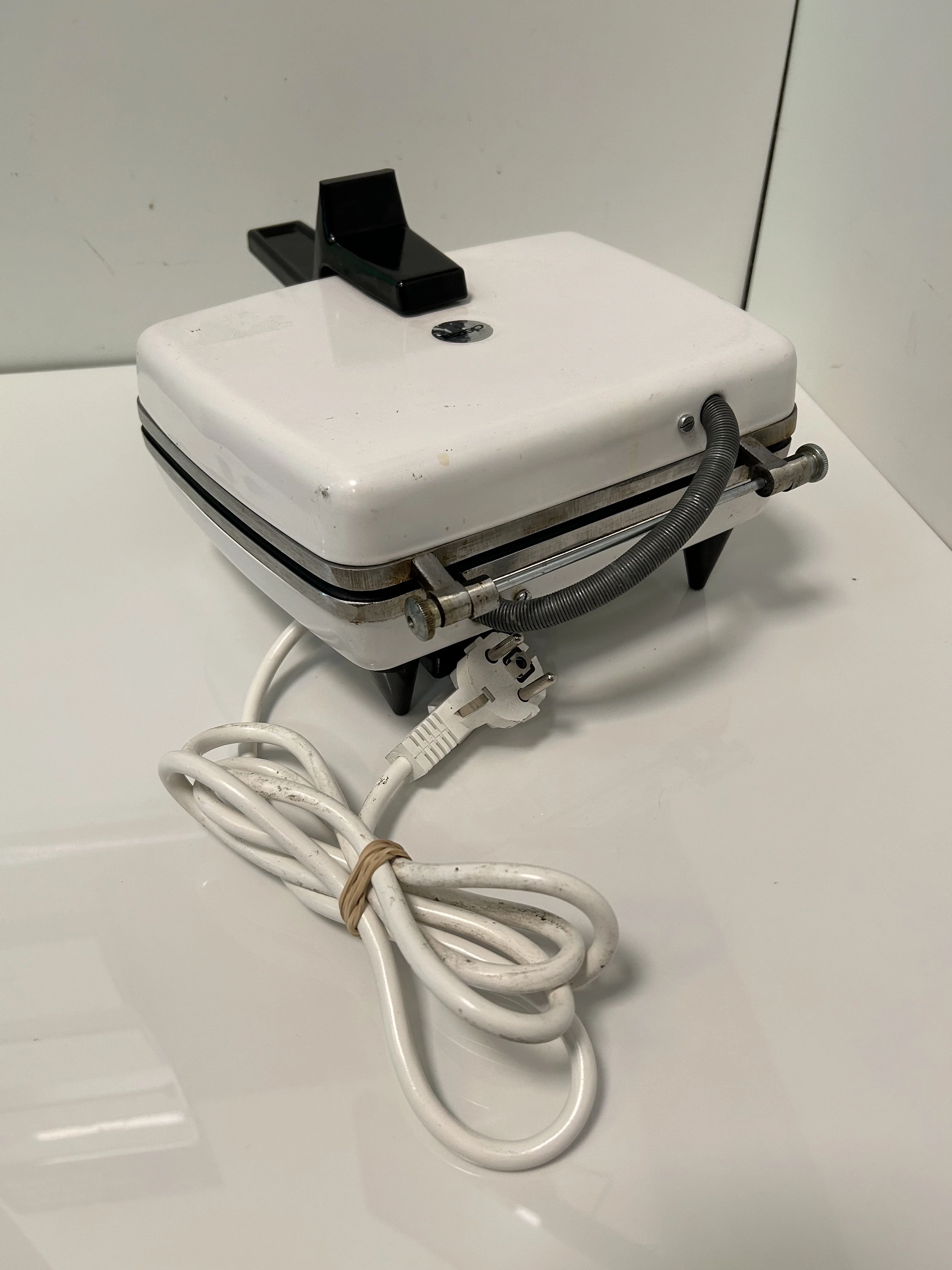 gofrownica-dezal-3014-1300w-ean-gtin-5905736000773